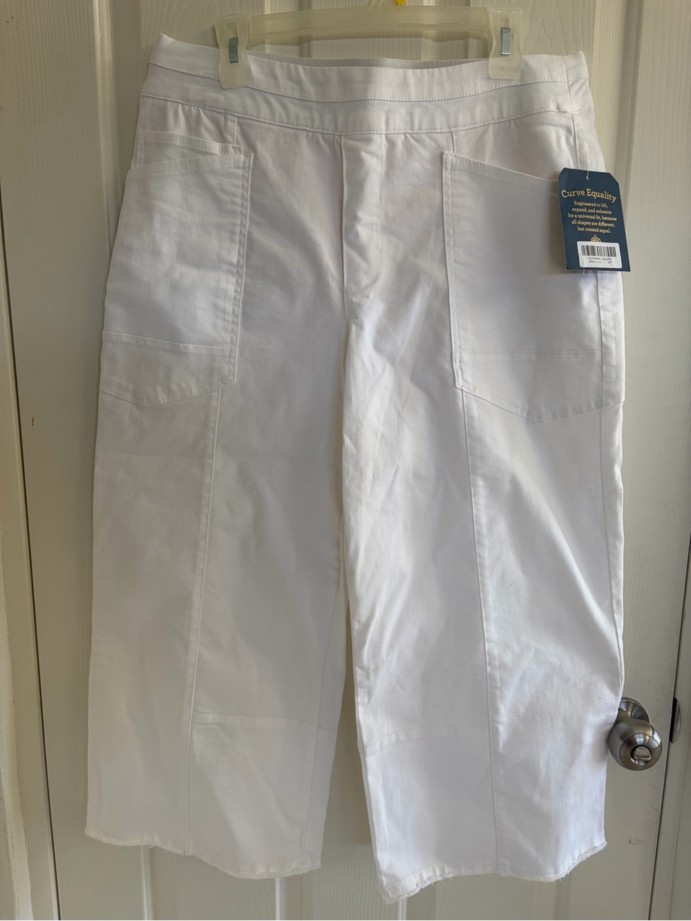 NWT Democracy AB Solution High-Rise Slimming Glider Capri Pants Size 12